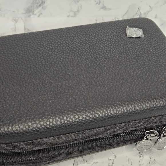 Giorgio Armani EVA Air Business Class Amenity Kit Hard Case Black Empty - Picture 3 of 6